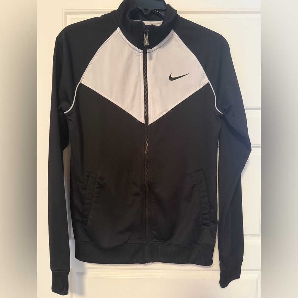 Nike Black and White Athletic Zip Jacket with Ribbed Collar